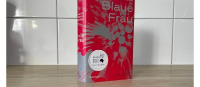 Blaue Frau